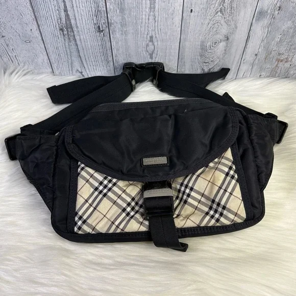 BURBERRY classic plaid belt bag / body bag in black - Picture 2 of 16